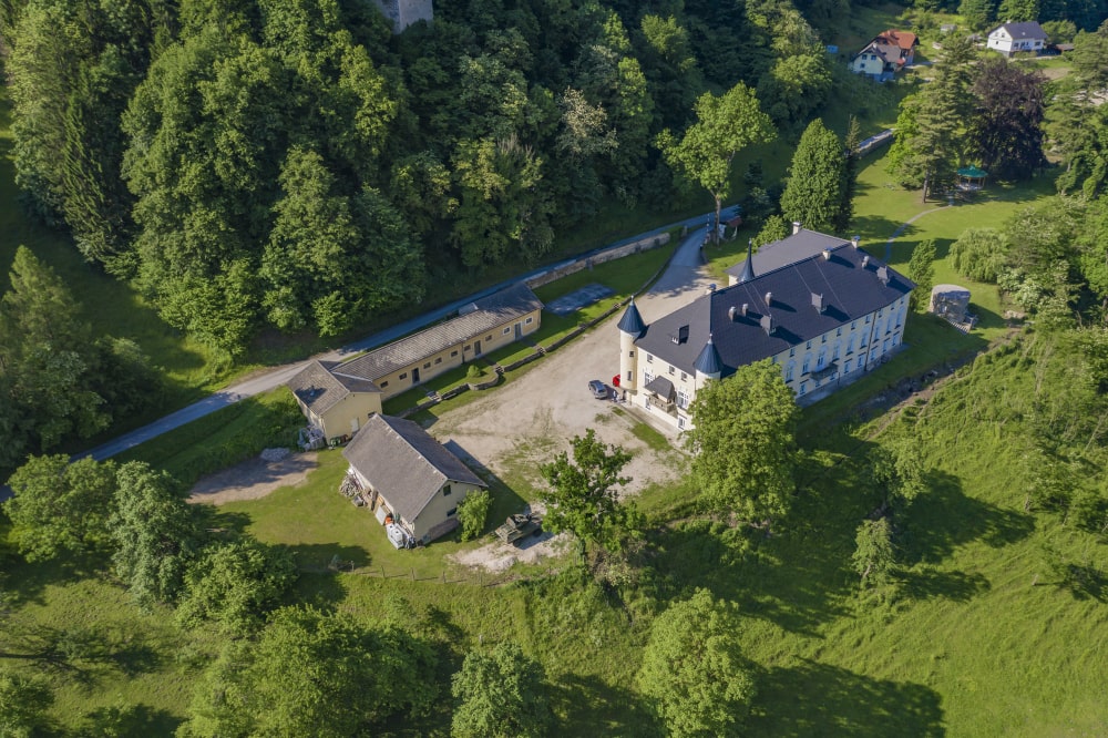 Boda con drones capturando momentos